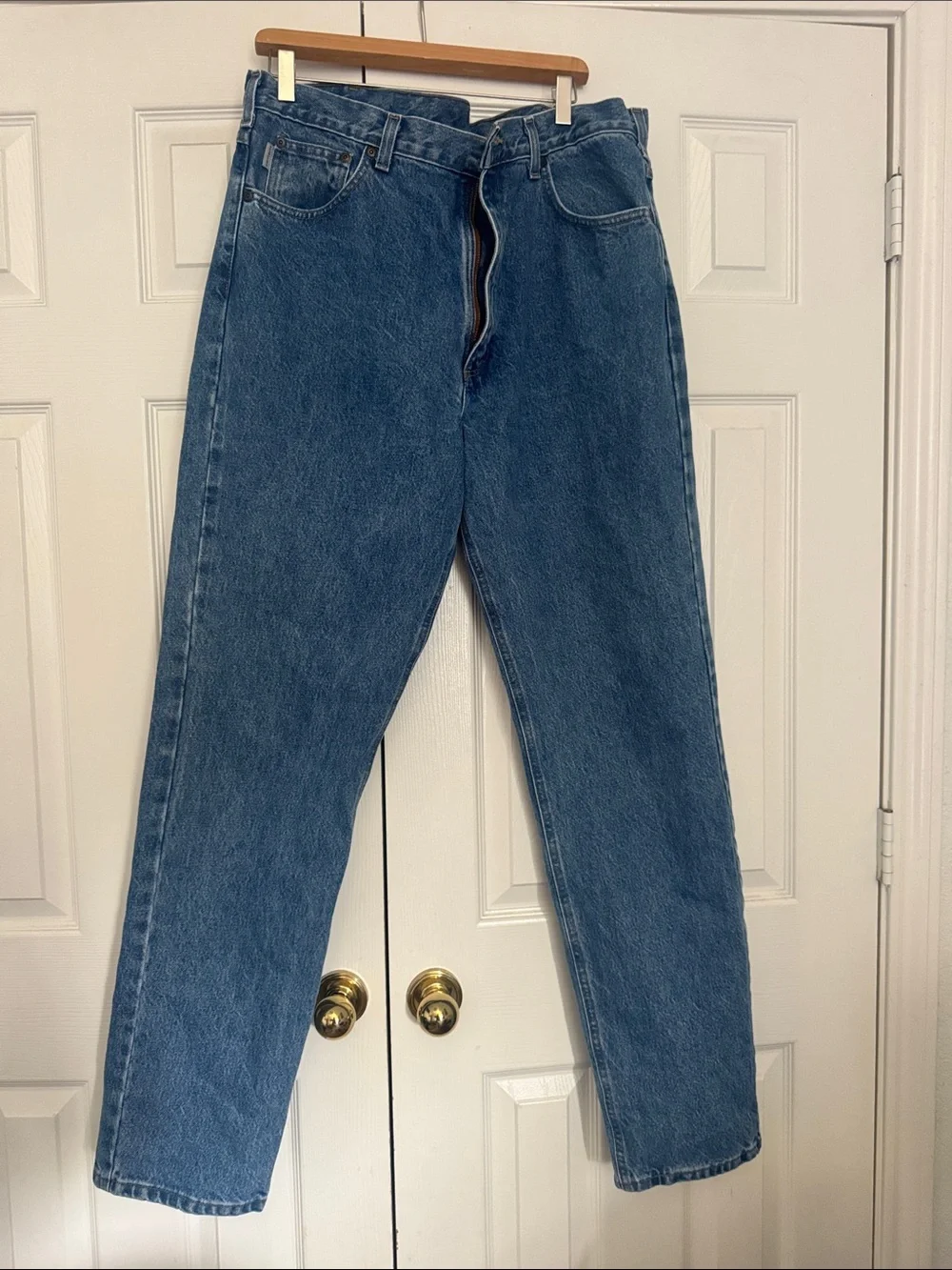 Carhartt “traditional fit” relaxed Straight-Leg. 38x34